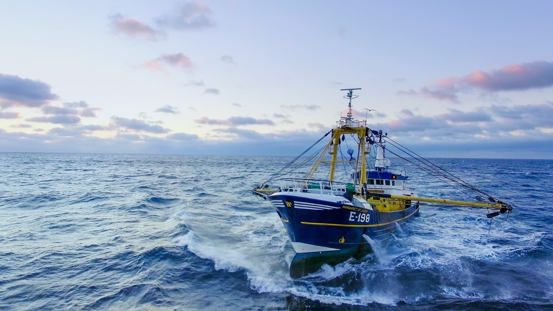 Trawlermen: Hunting the Catch backdrop